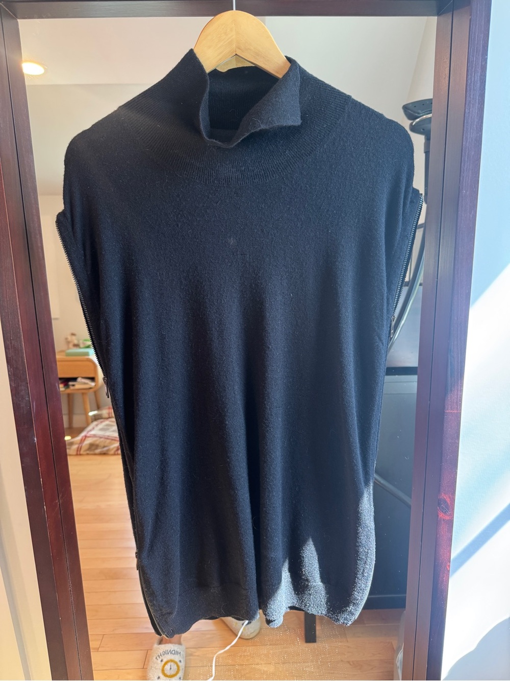 Allsaints wool/cashmere blend top with adjustable side zippers